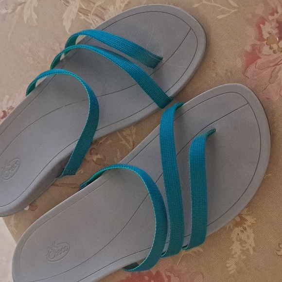 Chaco torquoise slide sandal size 8 adorable very very nice condition - Picture 7 of 7